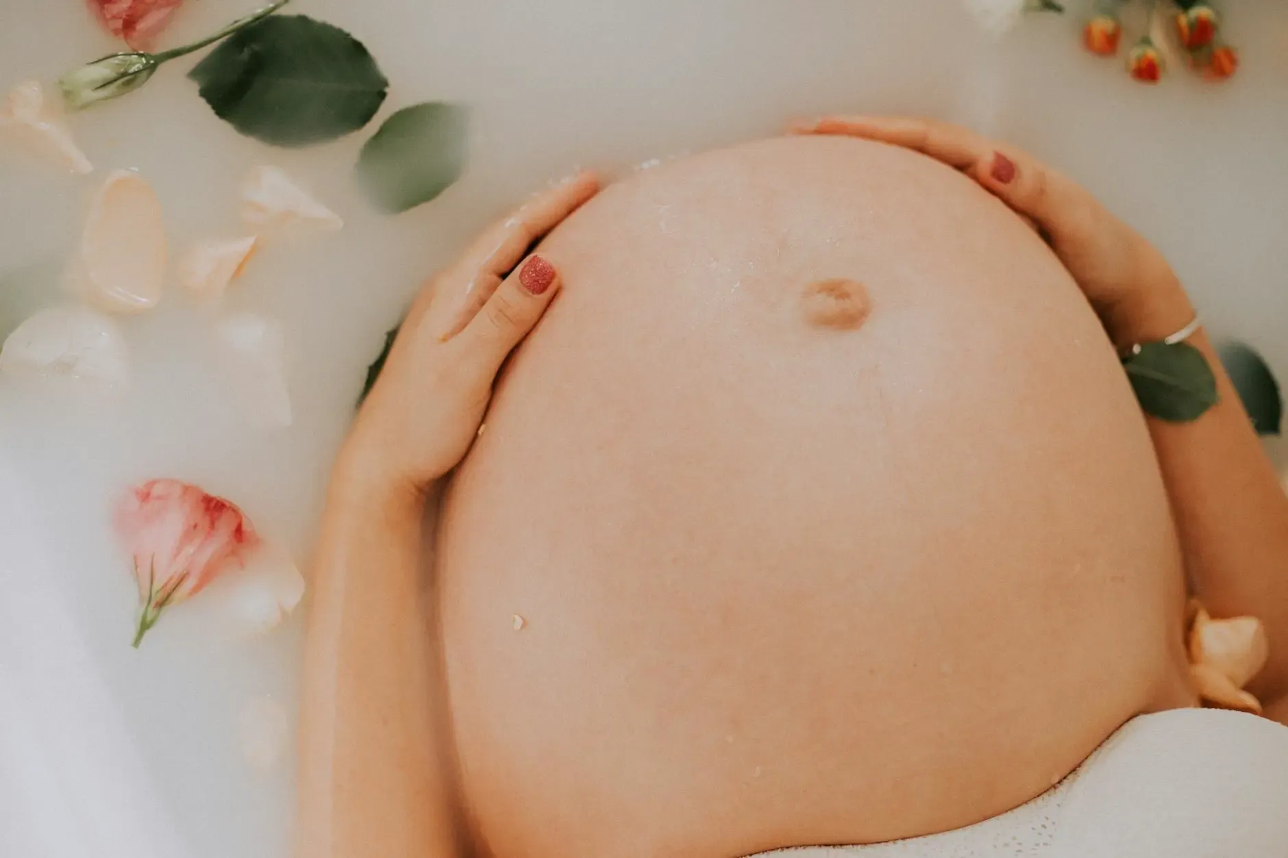Balancing Pregnancy and Career: Expert Guide for Working Professionals